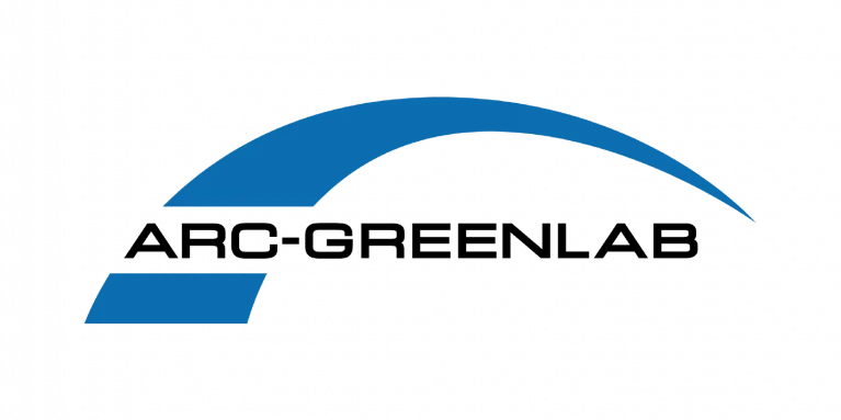 Logo von ARC-Greenlab mit blauem Bogen über dem Schriftzug