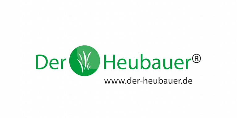 Logo von Der Heubauer mit grünem Kreis und Gras-Symbol, neben dem Text 'Der Heubauer®' und der Website 'www.der-heubauer.de'