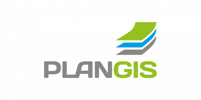 Logo von PlanGIS mit stilisierten blauen und grünen Schichten und dem Namen in Grau