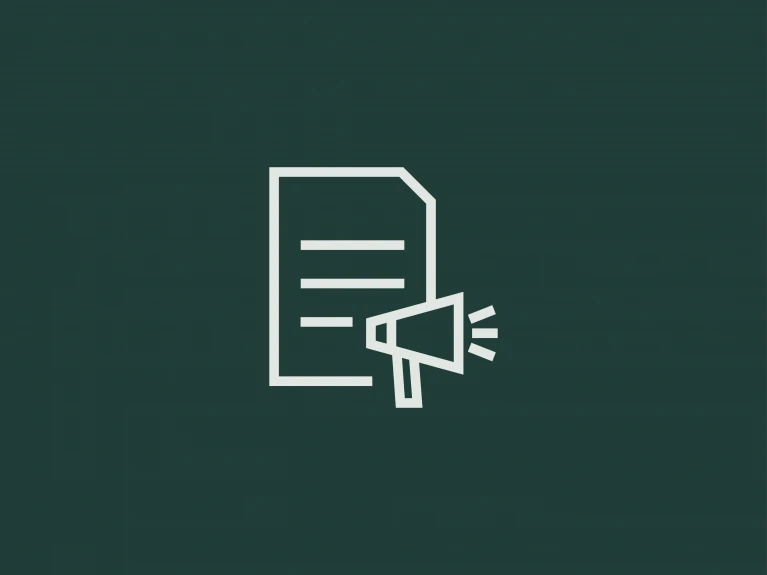 Symbol für Ankündigung mit einem Megafon und einem Dokument auf dunkelgrünem Hintergrund